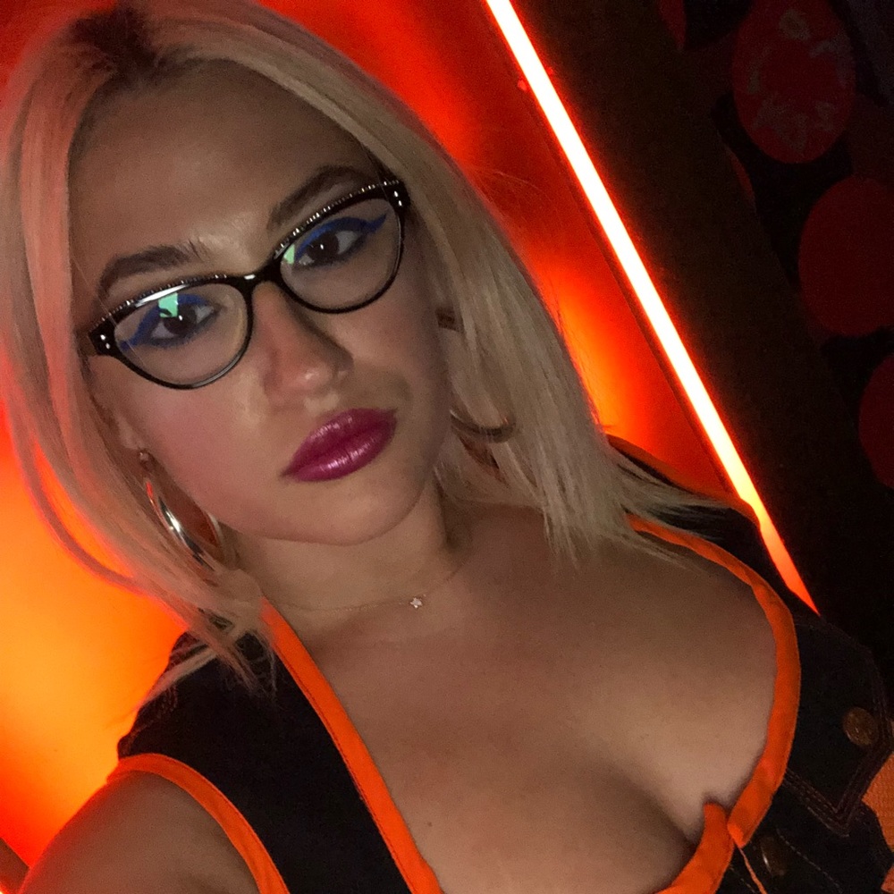 Meet your Posher, Briana